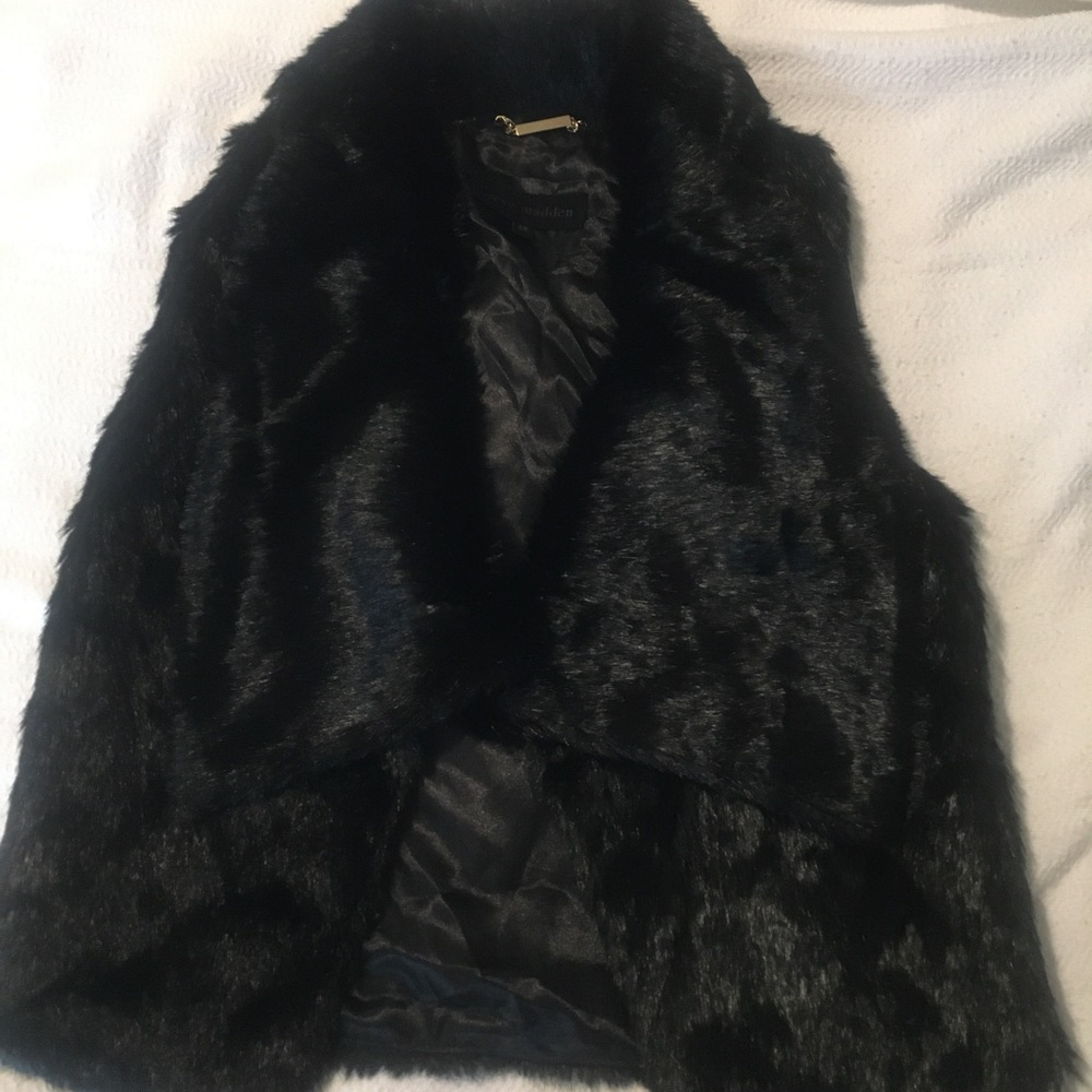 Elegant Black Faux Fur Women's Vest
